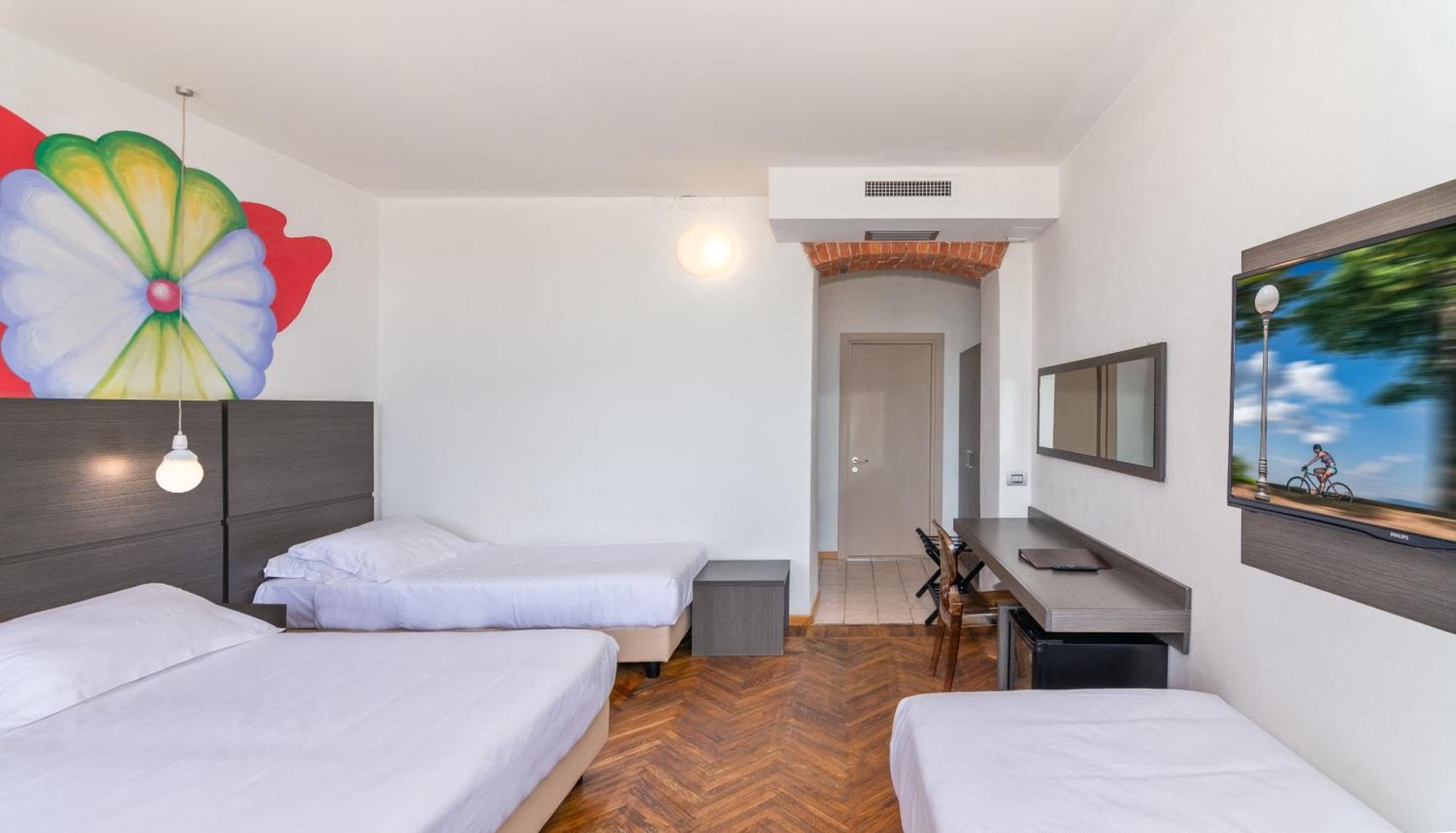 Hotel Tirreno Marina di Massa Εξωτερικό φωτογραφία