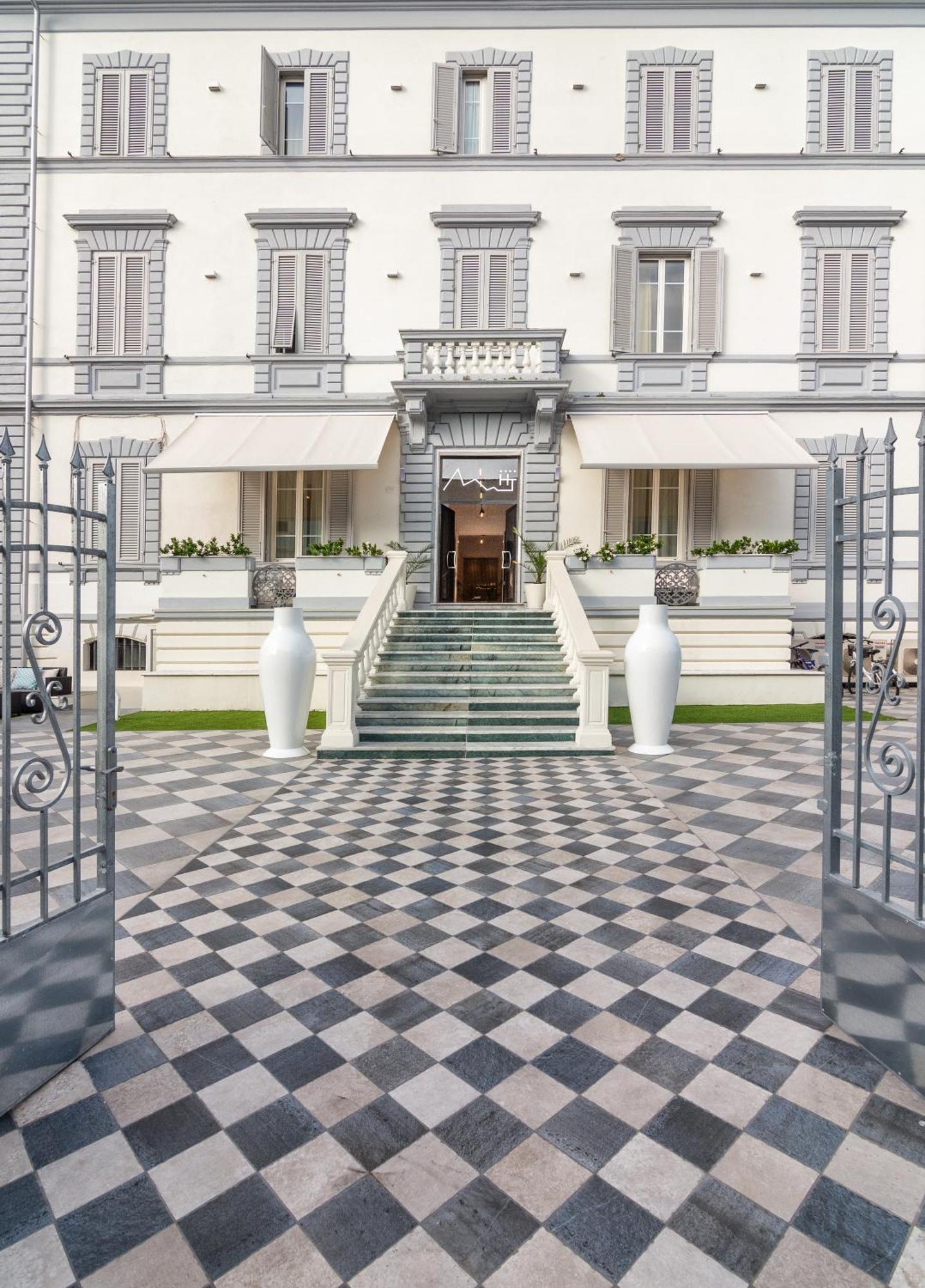 Hotel Tirreno Marina di Massa Εξωτερικό φωτογραφία