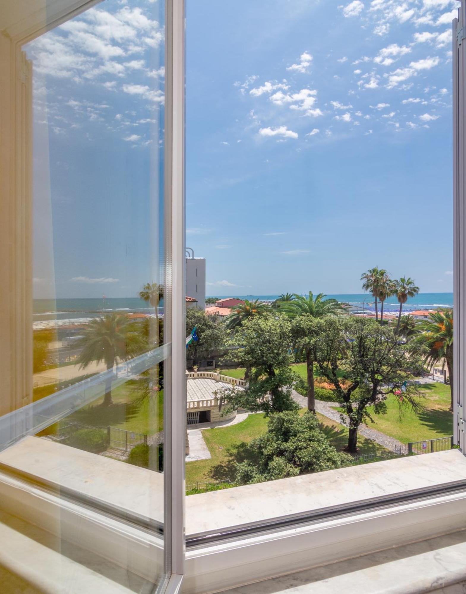 Hotel Tirreno Marina di Massa Εξωτερικό φωτογραφία