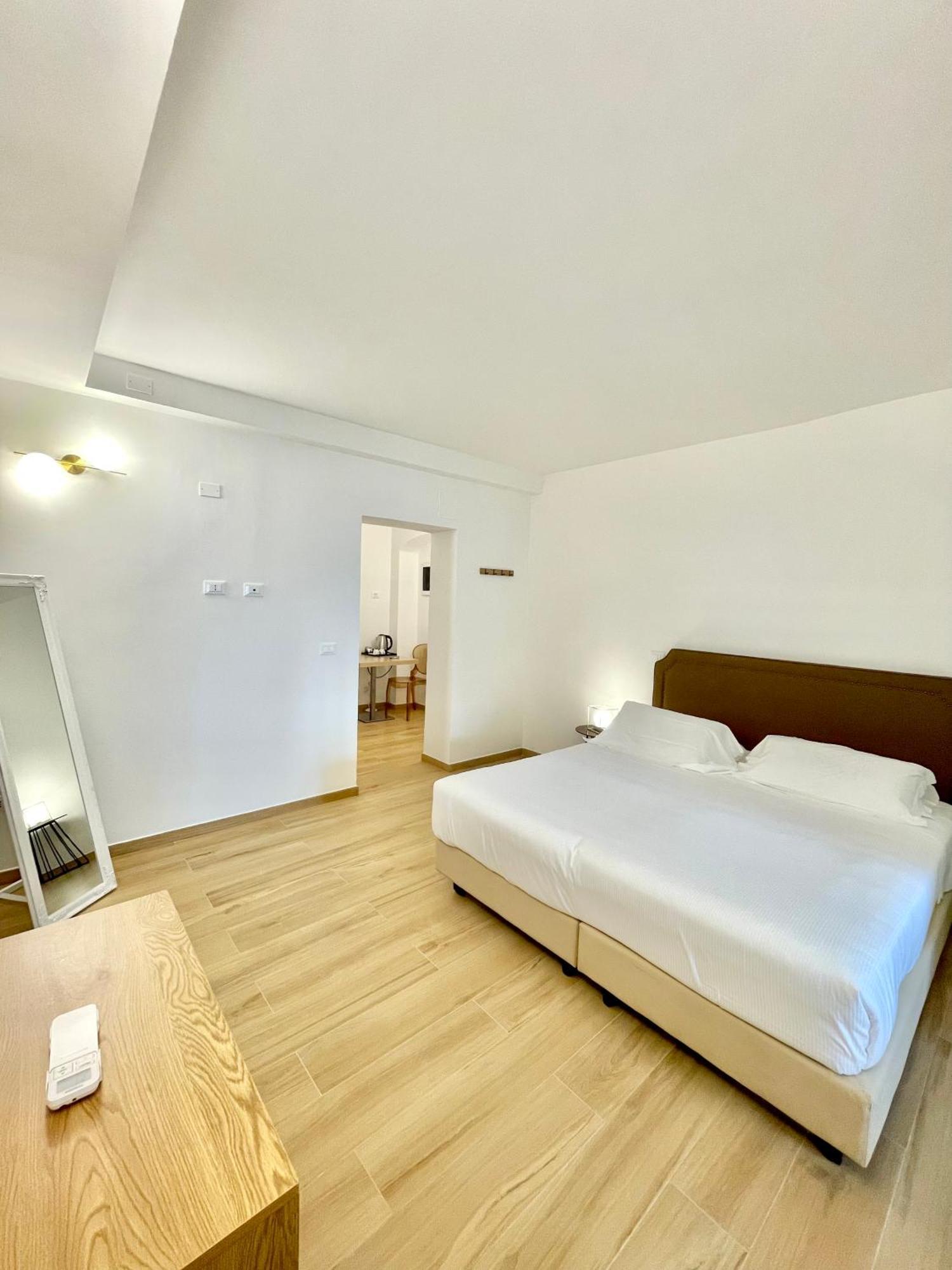 Hotel Tirreno Marina di Massa Εξωτερικό φωτογραφία
